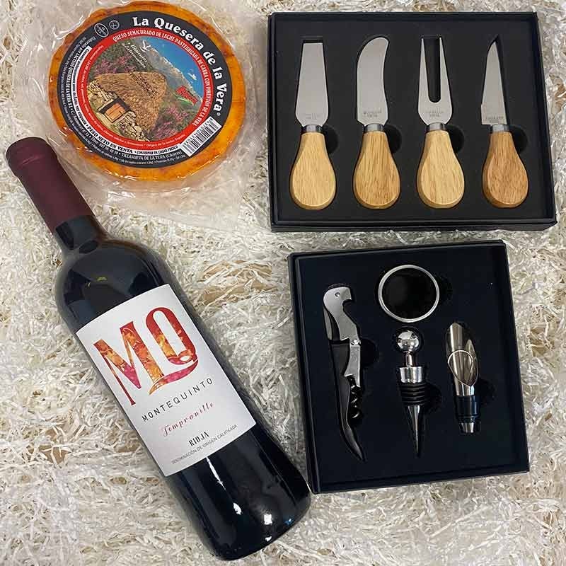 caja regalo gourmet con vino, queso y accesorios